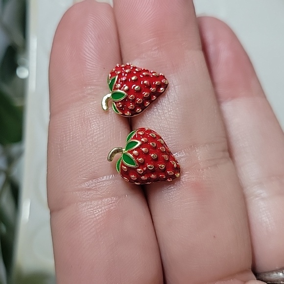 Strawberry Stud Earrings, 925 posts - Picture 3 of 6